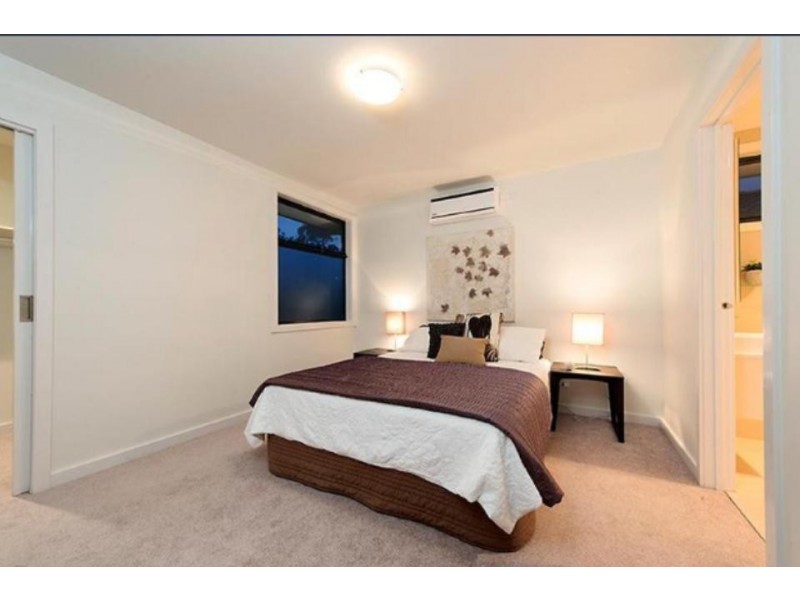 21D Upton Street, Altona VIC 3018