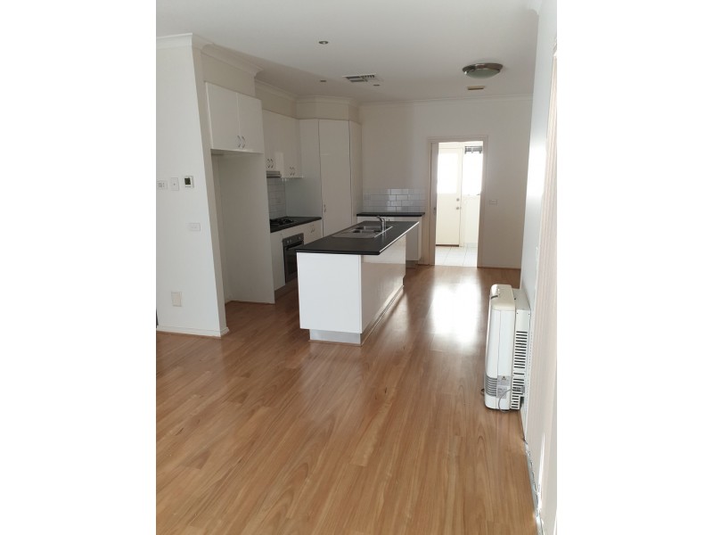 4/8 Grieve Parade, Altona VIC 3018