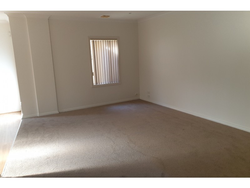 4/8 Grieve Parade, Altona VIC 3018