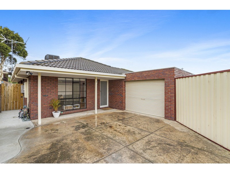 2/11 Thompson Court, Altona Meadows VIC 3028