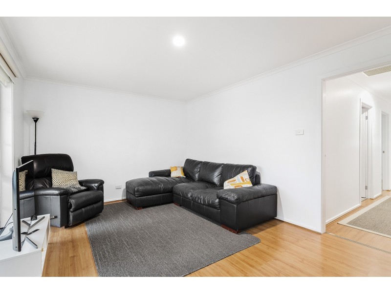 2/11 Thompson Court, Altona Meadows VIC 3028