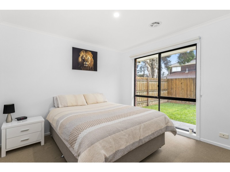 2/11 Thompson Court, Altona Meadows VIC 3028