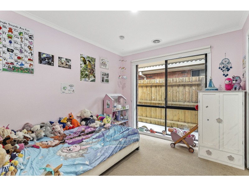 2/11 Thompson Court, Altona Meadows VIC 3028