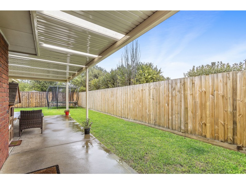 2/11 Thompson Court, Altona Meadows VIC 3028