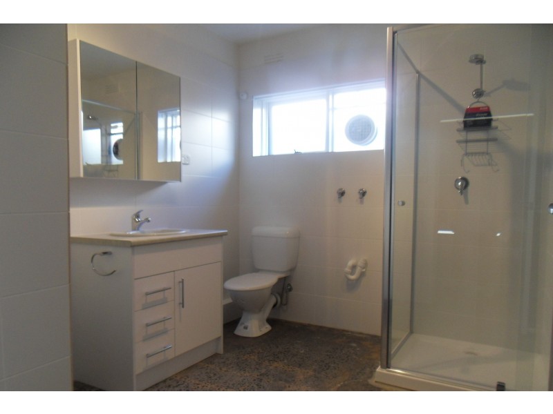 2/16 Warleigh Road, West Footscray VIC 3012