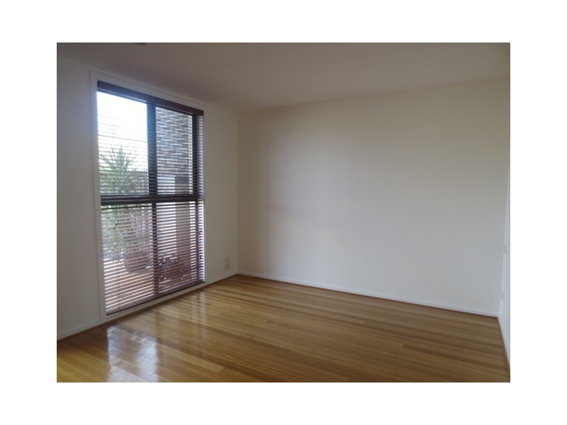 2/1-3 Noordenne Avenue, Seaholme VIC 3018