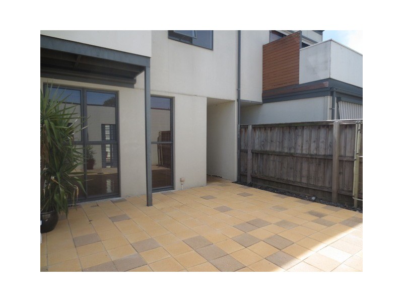 2/1-3 Noordenne Avenue, Seaholme VIC 3018