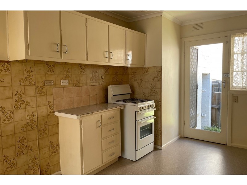 8/9 Romawi Street, Altona VIC 3018