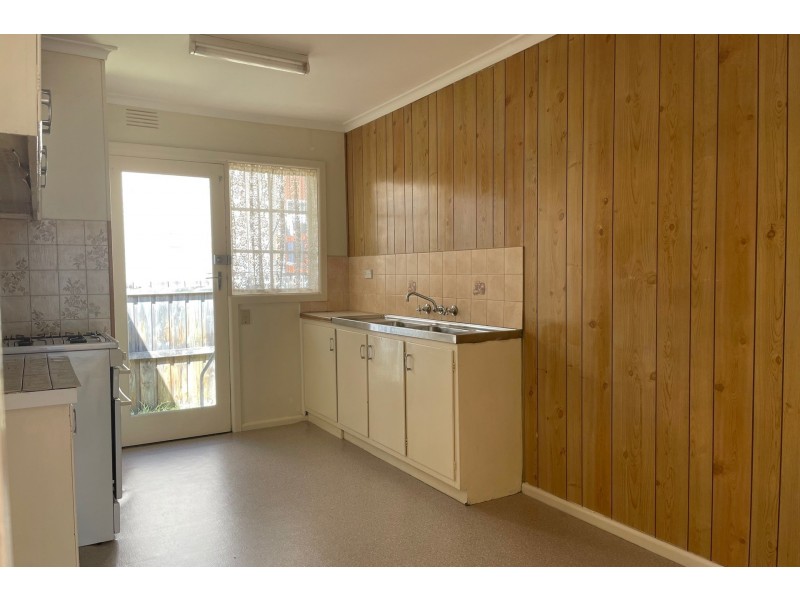 8/9 Romawi Street, Altona VIC 3018