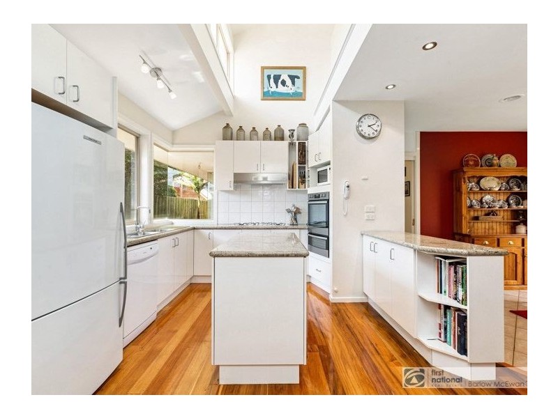 6 Davis Court, Altona Meadows VIC 3028