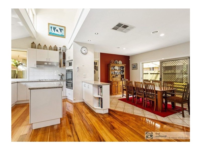6 Davis Court, Altona Meadows VIC 3028