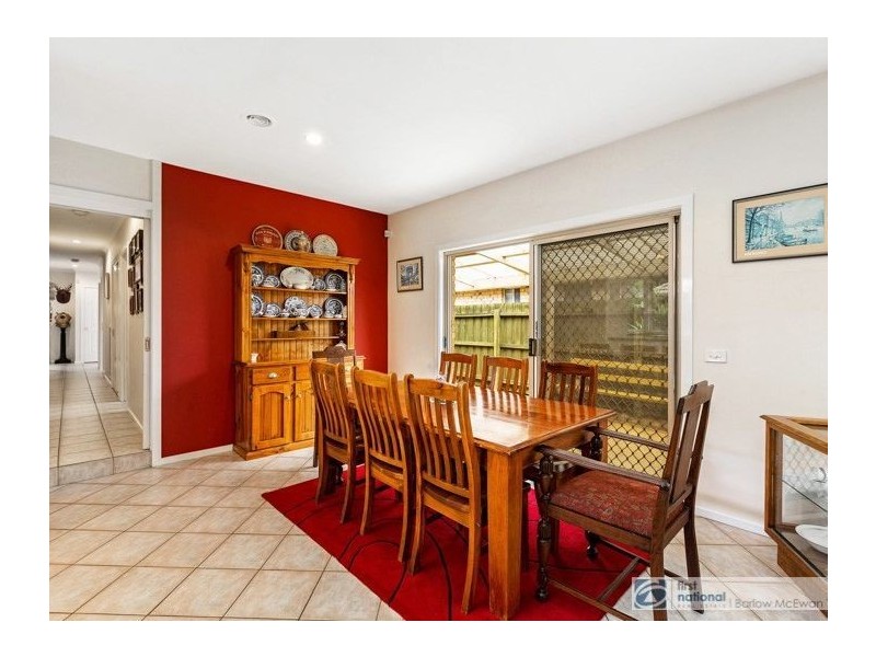 6 Davis Court, Altona Meadows VIC 3028