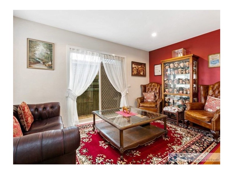 6 Davis Court, Altona Meadows VIC 3028