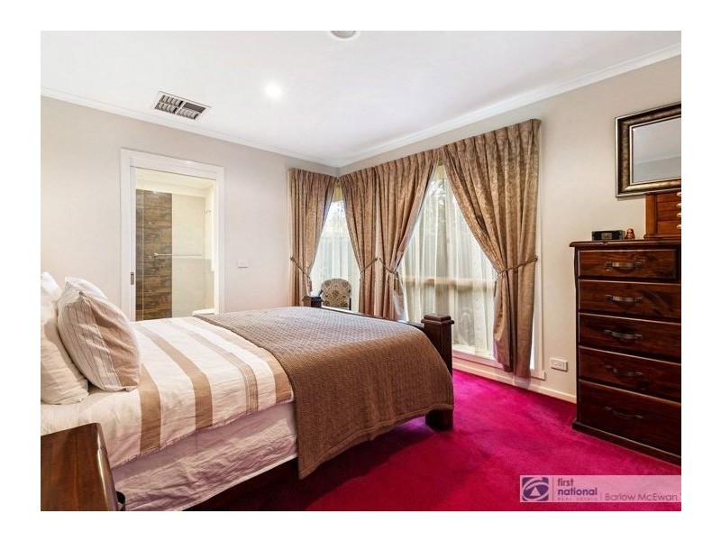 6 Davis Court, Altona Meadows VIC 3028