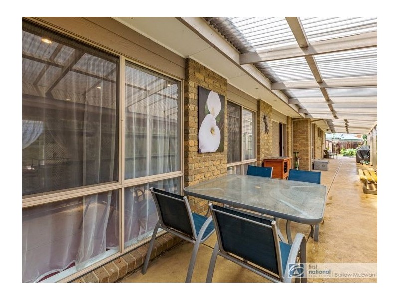 6 Davis Court, Altona Meadows VIC 3028