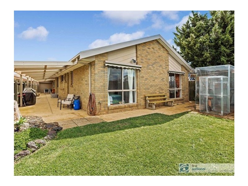 6 Davis Court, Altona Meadows VIC 3028