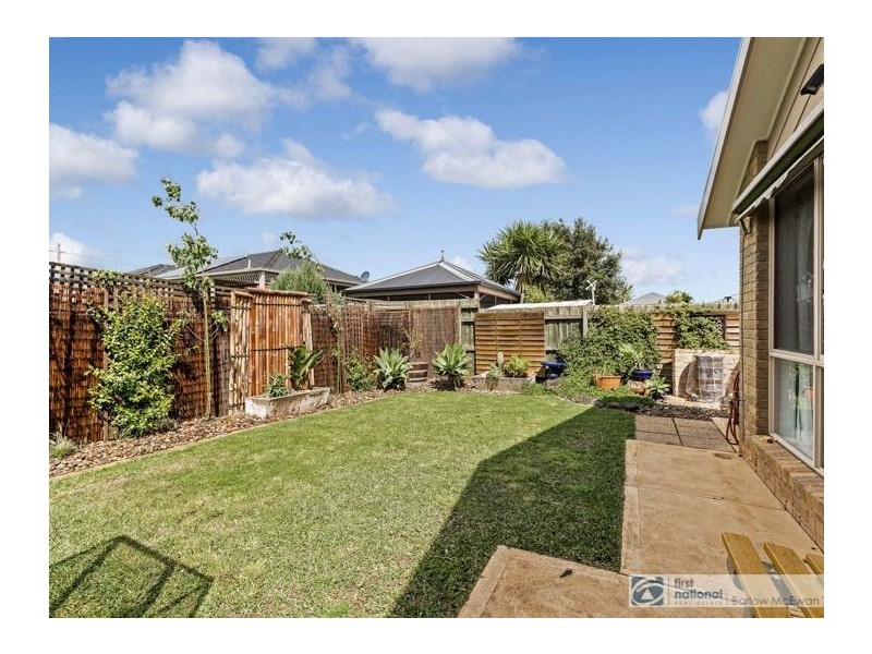 6 Davis Court, Altona Meadows VIC 3028