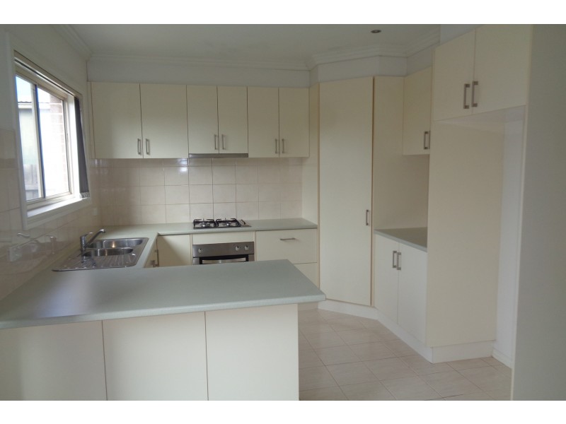 2/43 Myers Parade, Altona Meadows VIC 3028