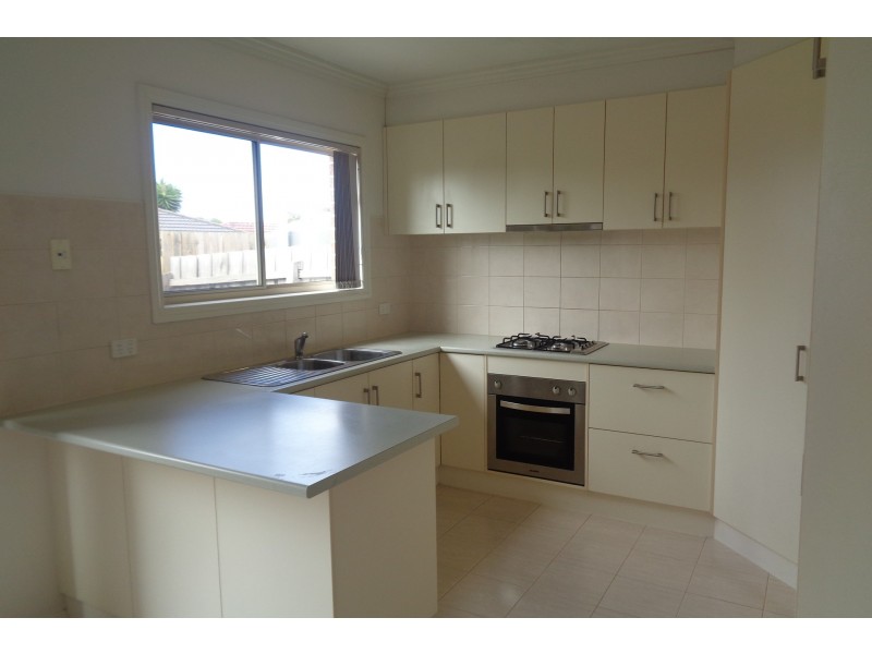 2/43 Myers Parade, Altona Meadows VIC 3028