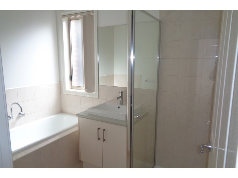 2/43 Myers Parade, Altona Meadows VIC 3028