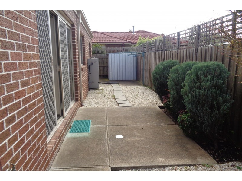 2/43 Myers Parade, Altona Meadows VIC 3028