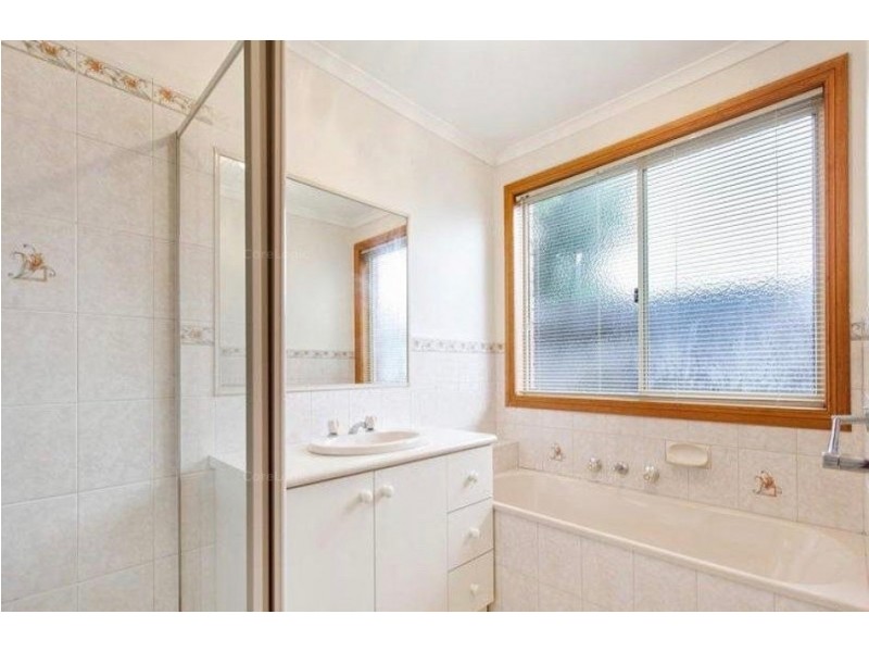 2/31 May Avenue, Altona Meadows VIC 3028