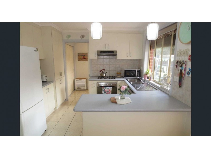 2/31 May Avenue, Altona Meadows VIC 3028