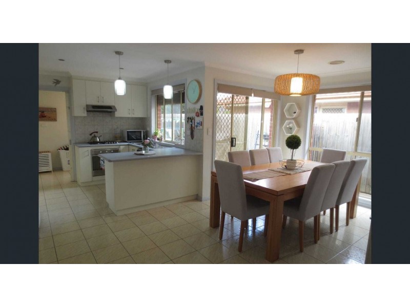 2/31 May Avenue, Altona Meadows VIC 3028