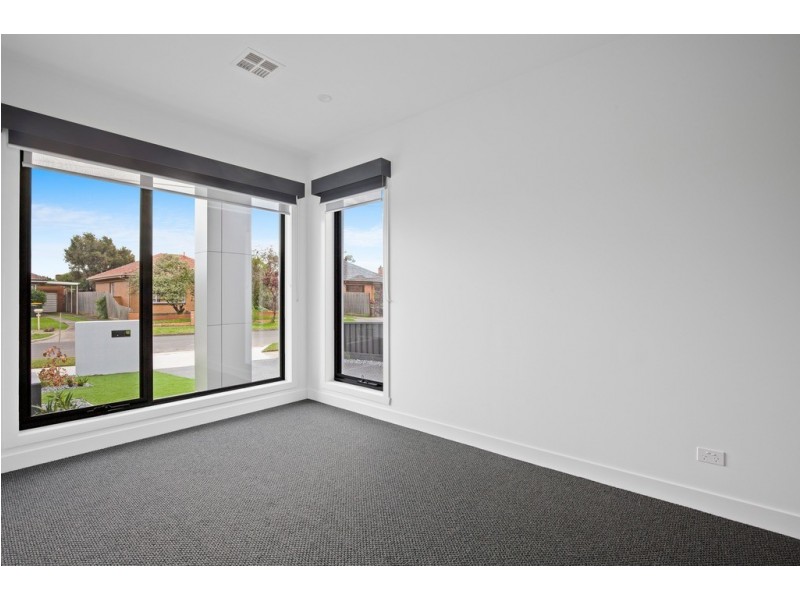 4 Cain Court, Altona VIC 3018