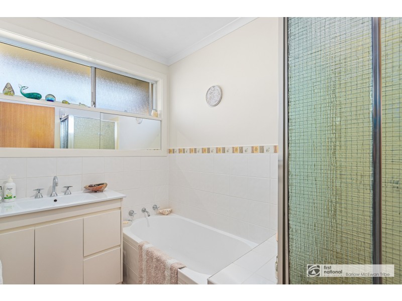 2/25 Rose Street, Altona VIC 3018