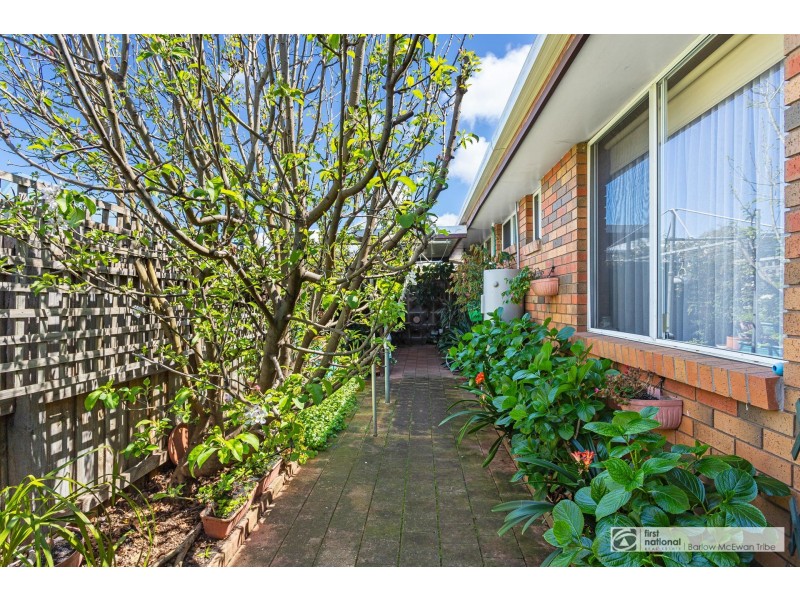 2/25 Rose Street, Altona VIC 3018