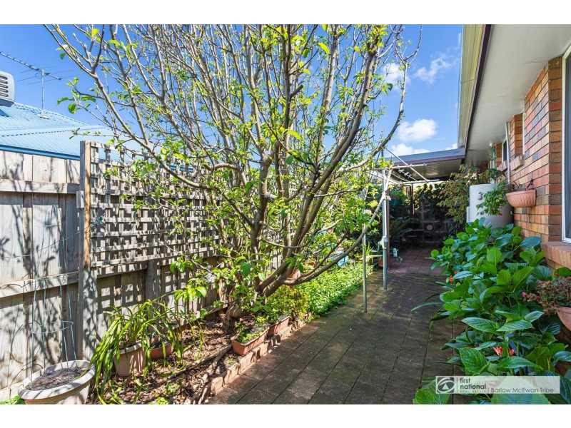 2/25 Rose Street, Altona VIC 3018