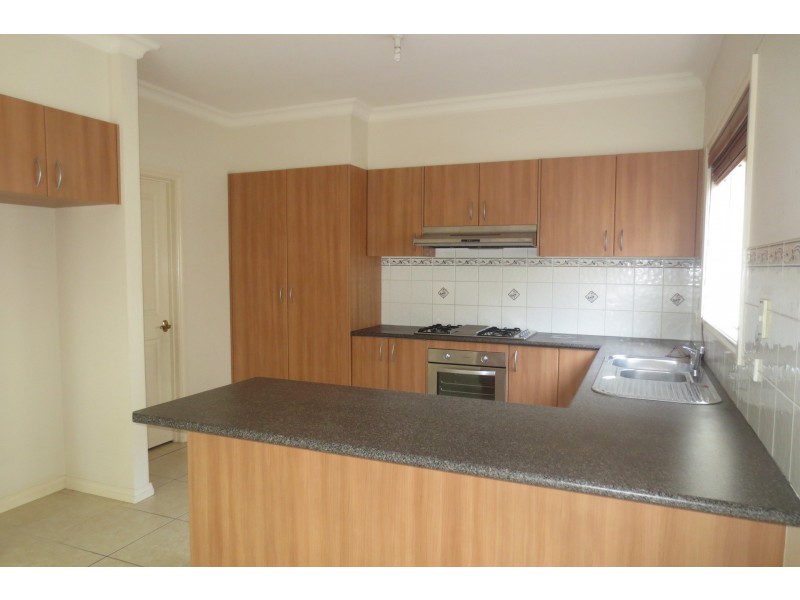 2/42 Blyth Street, Altona VIC 3018