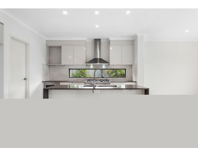 16 Seagull Avenue, Altona VIC 3018