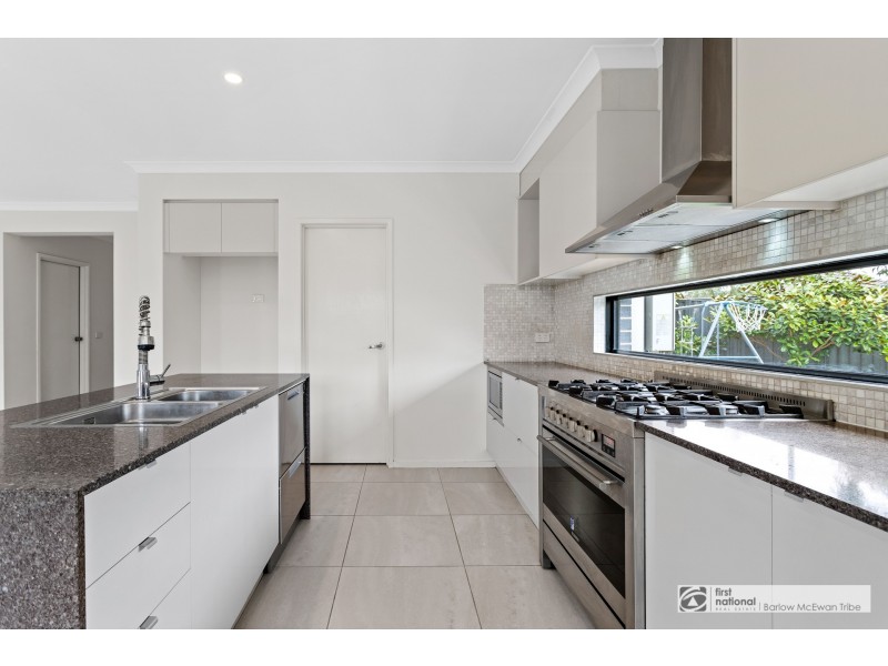 16 Seagull Avenue, Altona VIC 3018