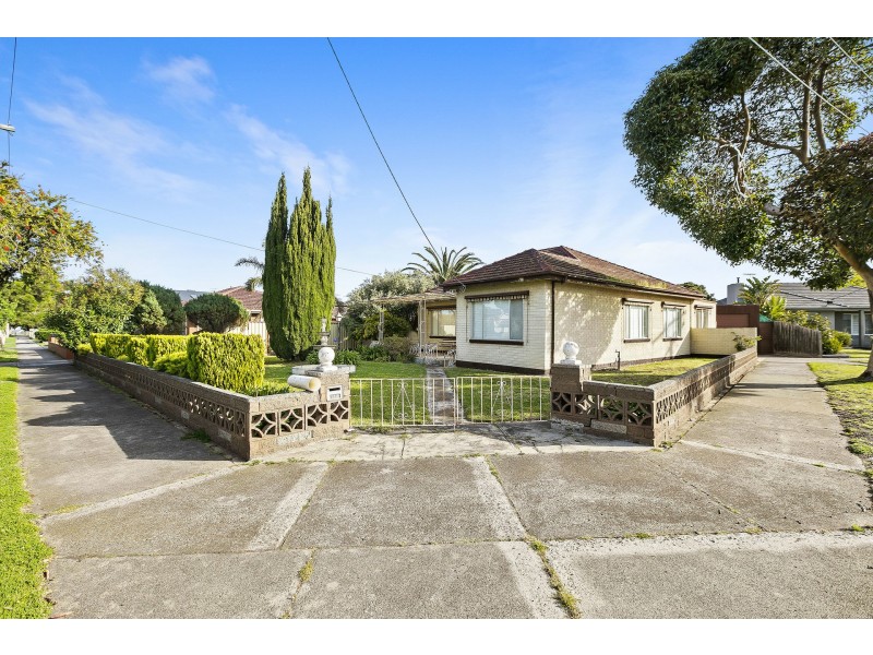 13 Cambridge Street, Seaholme VIC 3018