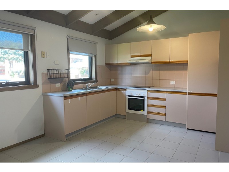 1/32 Maidstone Street, Altona VIC 3018