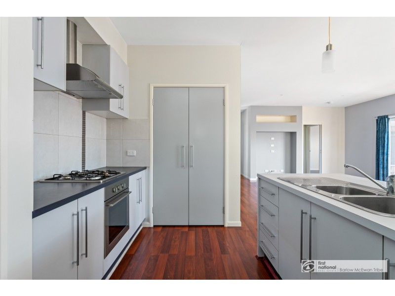 2/21 Spicer Boulevard, Altona Meadows VIC 3028