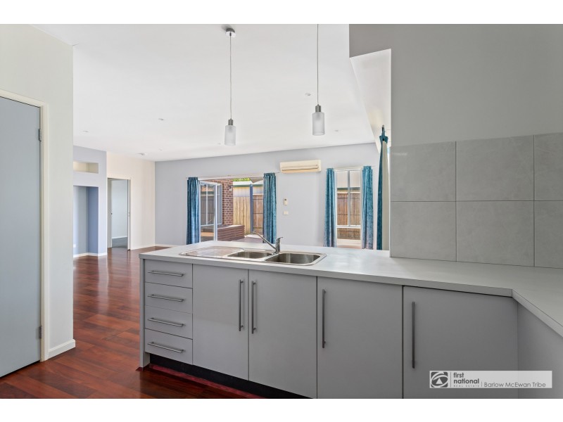 2/21 Spicer Boulevard, Altona Meadows VIC 3028