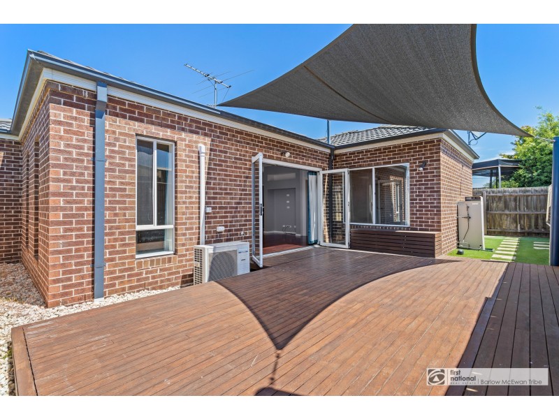 2/21 Spicer Boulevard, Altona Meadows VIC 3028