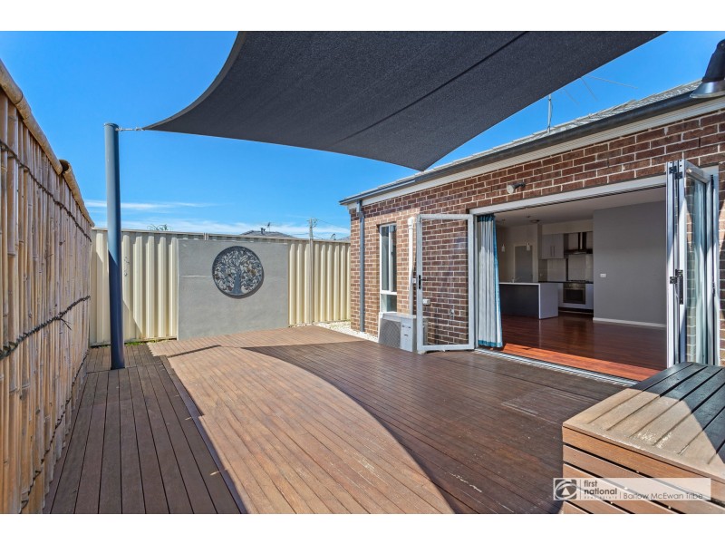 2/21 Spicer Boulevard, Altona Meadows VIC 3028