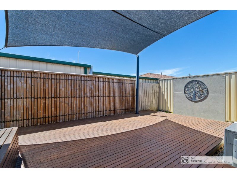 2/21 Spicer Boulevard, Altona Meadows VIC 3028