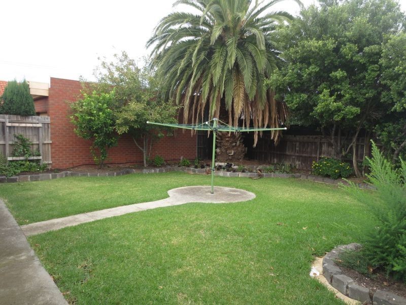 3 Kensington Crescent, Altona Meadows VIC 3028