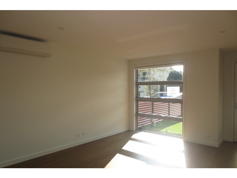 1/182 Queen Street, Altona VIC 3018