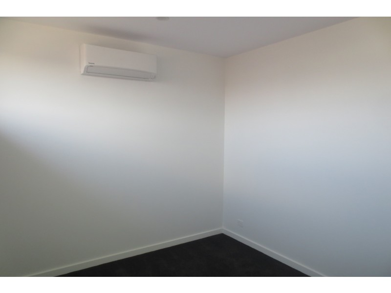 1/182 Queen Street, Altona VIC 3018