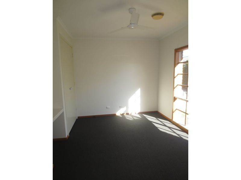 2/22 David Street, Altona VIC 3018