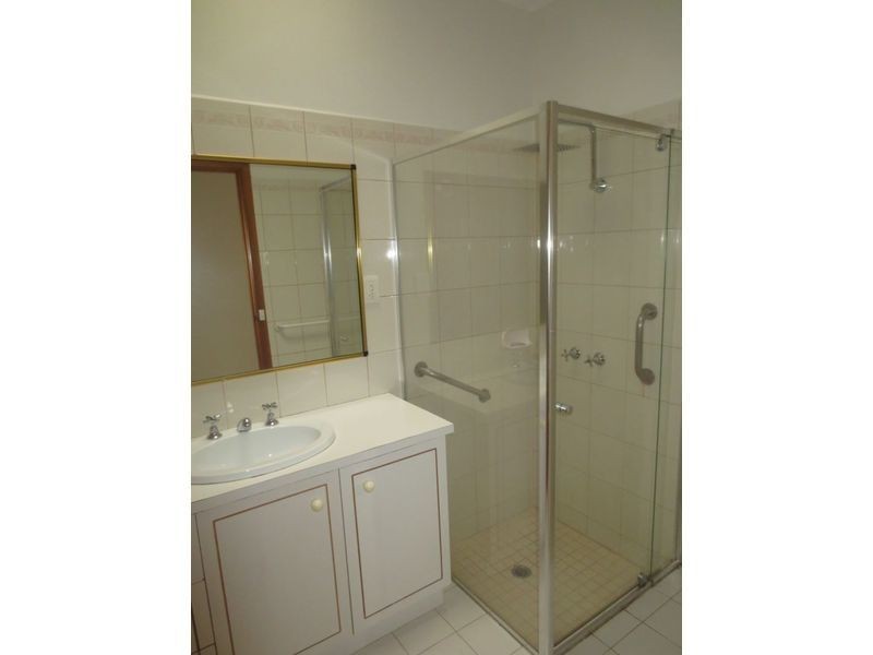 2/22 David Street, Altona VIC 3018