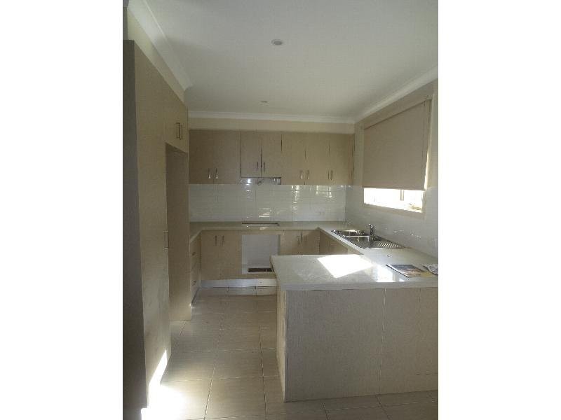 2/115 Merton Street, Altona Meadows VIC 3028