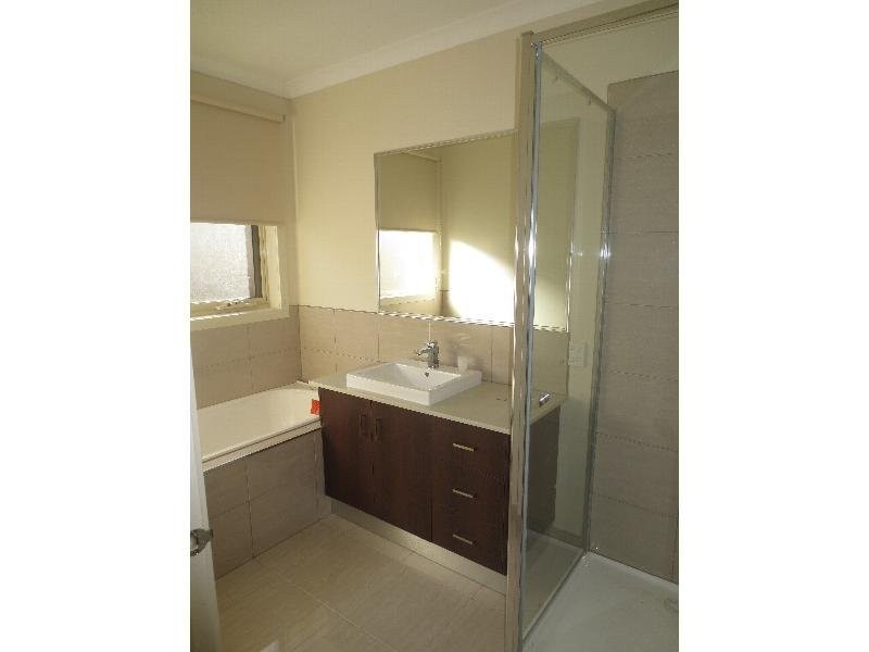 2/115 Merton Street, Altona Meadows VIC 3028