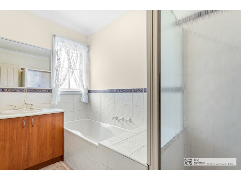 24 MacNeil Drive, Altona Meadows VIC 3028